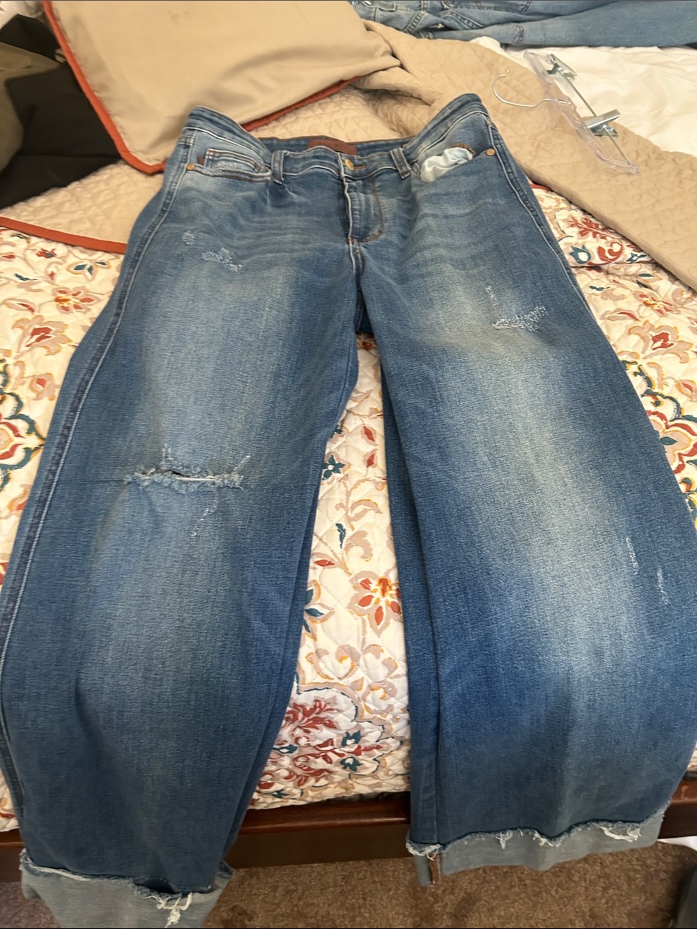 Judy Blue Retro Distressed Wide Leg Jeans in Medium Blue Wash